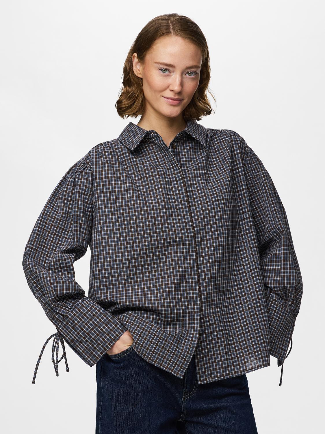 model_shot-front